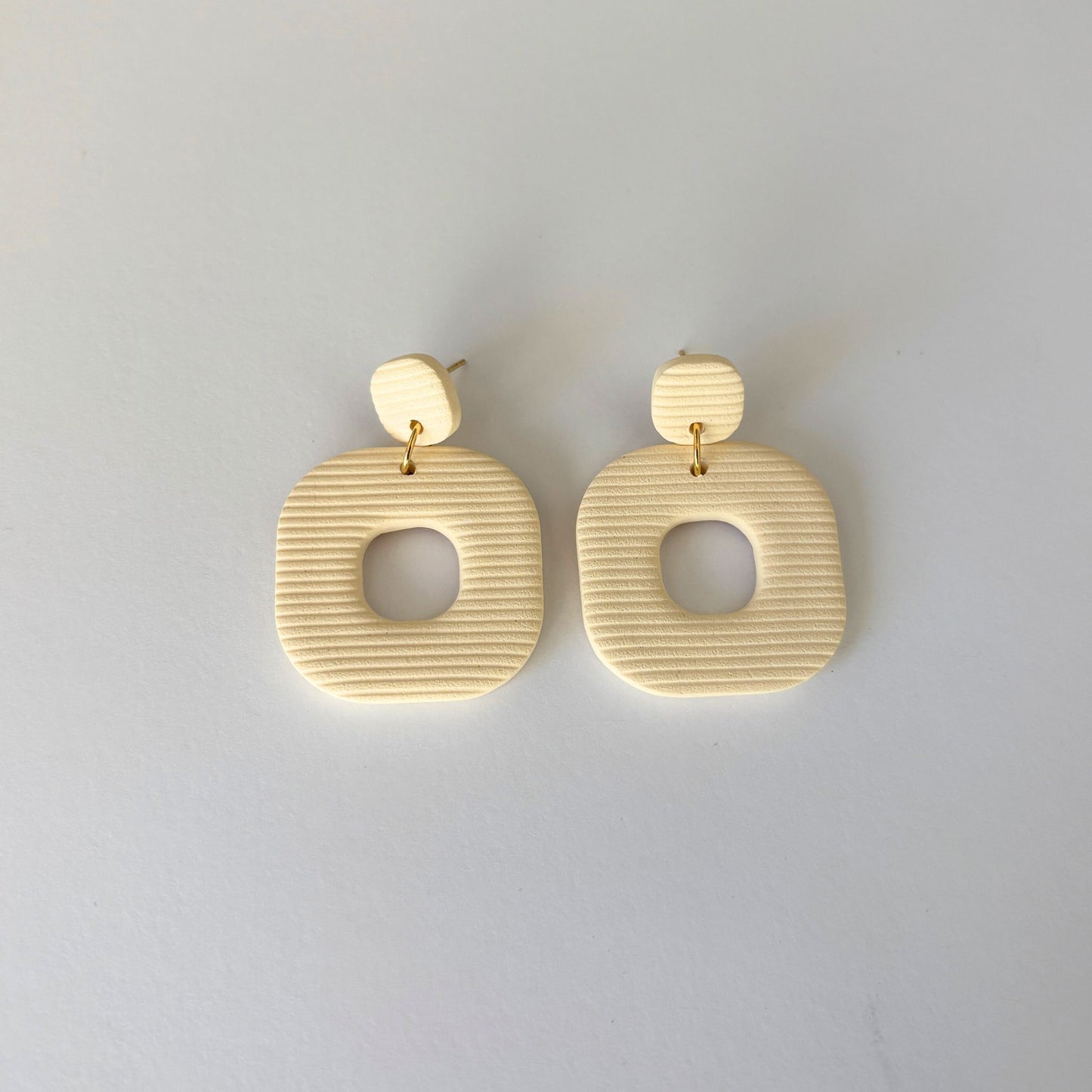 Pendientes Naya