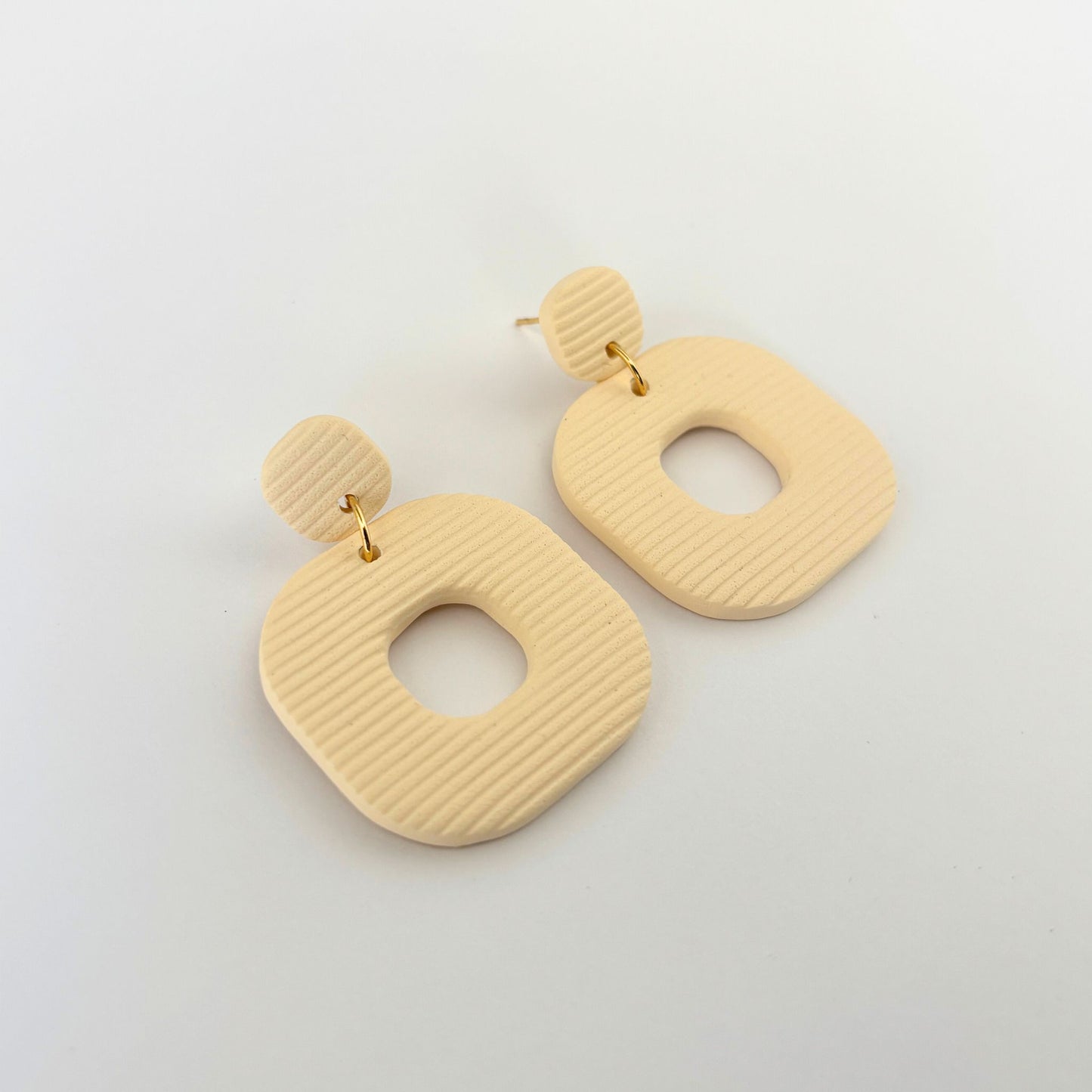 Pendientes Naya